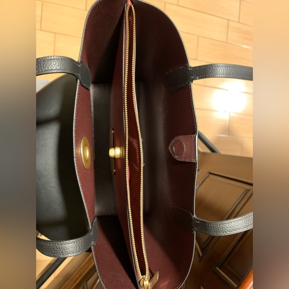 Coach Willow Tote 13.5’’L X10.75’’H X 5.5’’ Deep, handle 11’’ - Picture 9 of 12